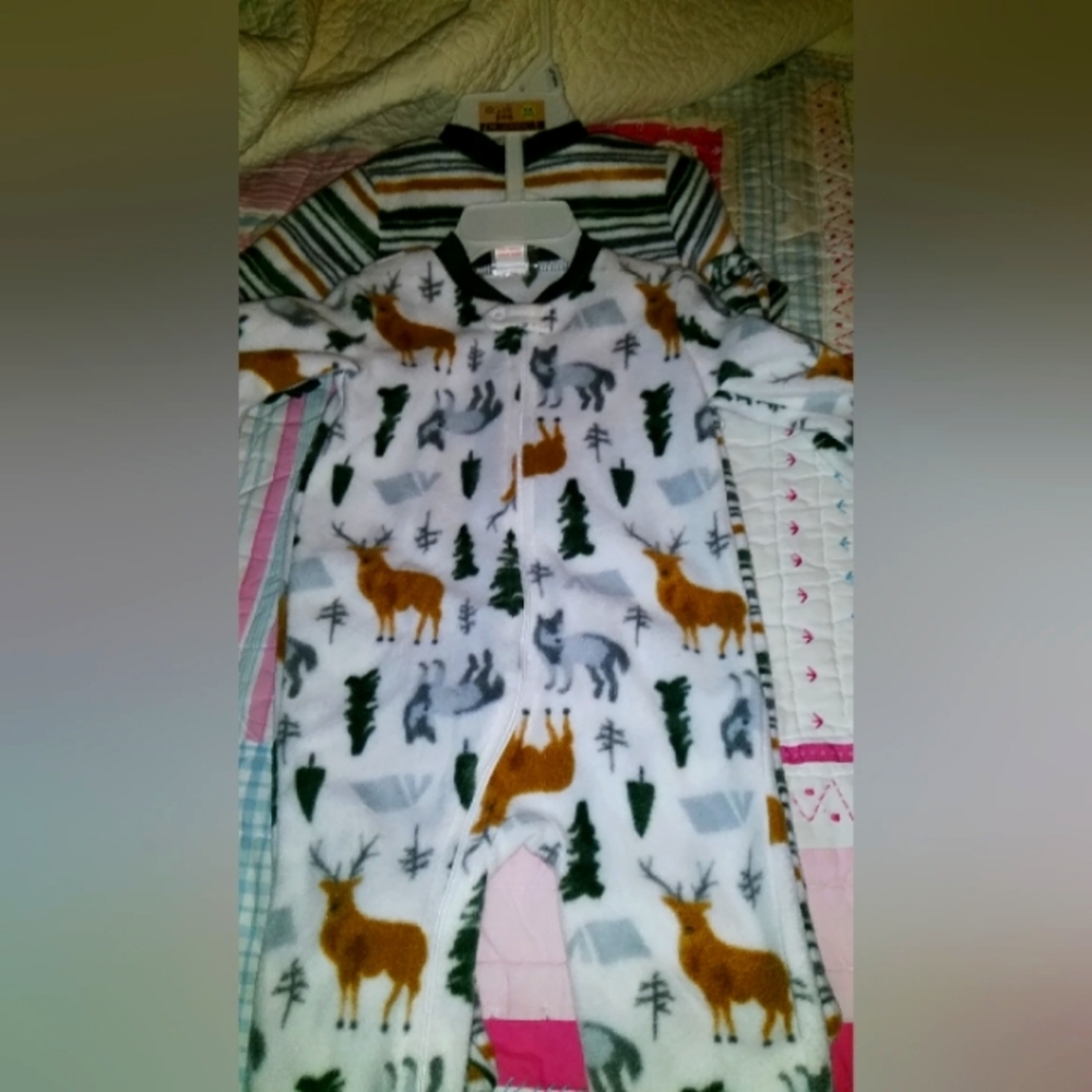 6/9  2 sets of PJs